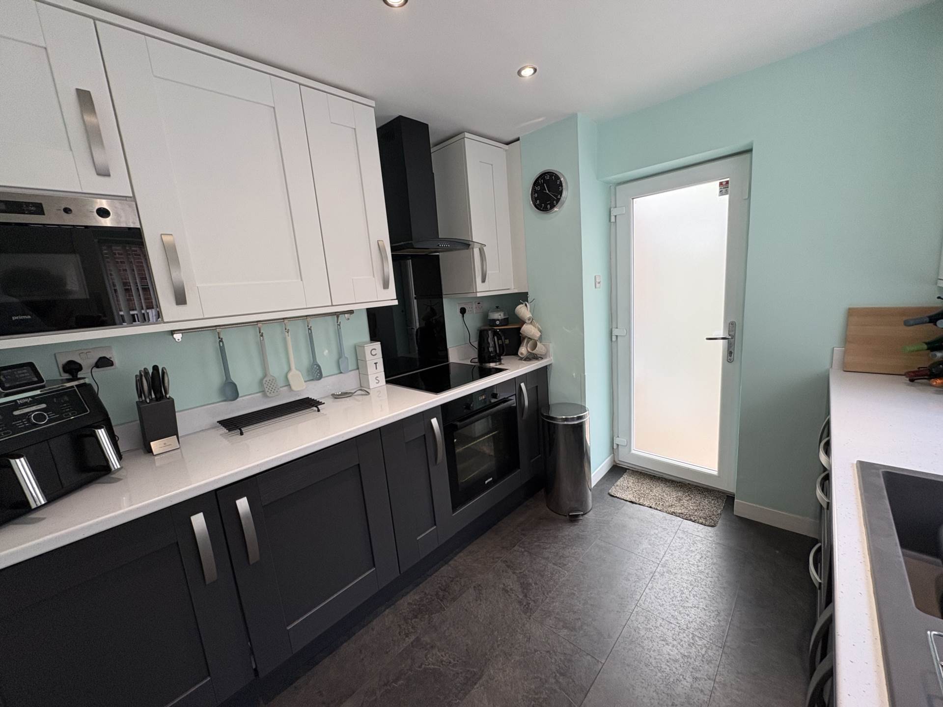 34 Hereford Way, Manchester, M24 2WN, Image 8