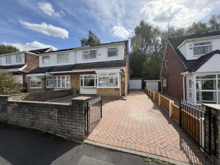 34 Hereford Way, Manchester, M24 2WN, Image 1
