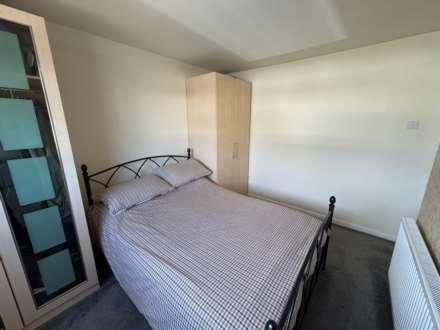 34 Hereford Way, Manchester, M24 2WN, Image 16