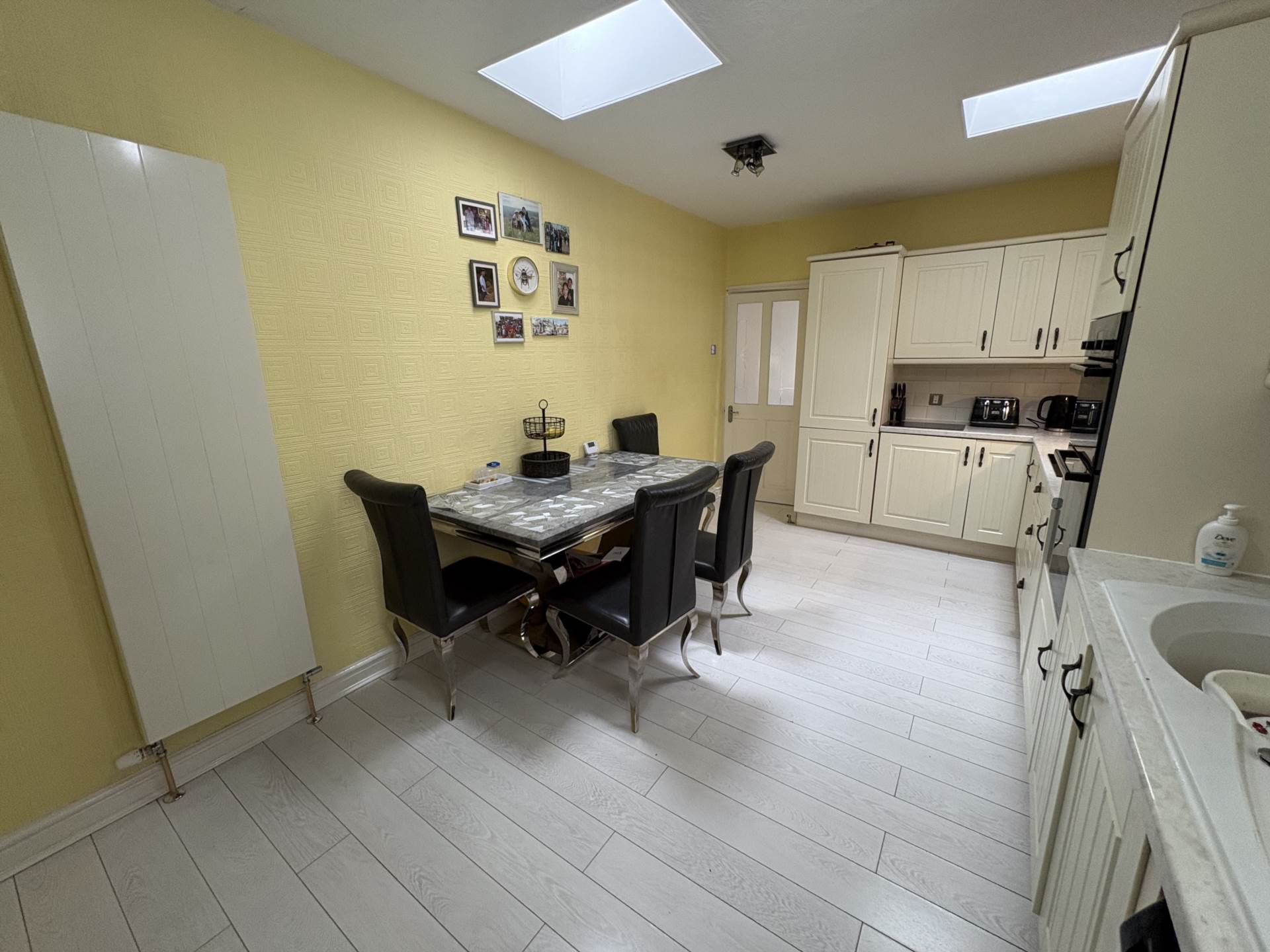 17 Ribble Avenue, Oldham, Image 11