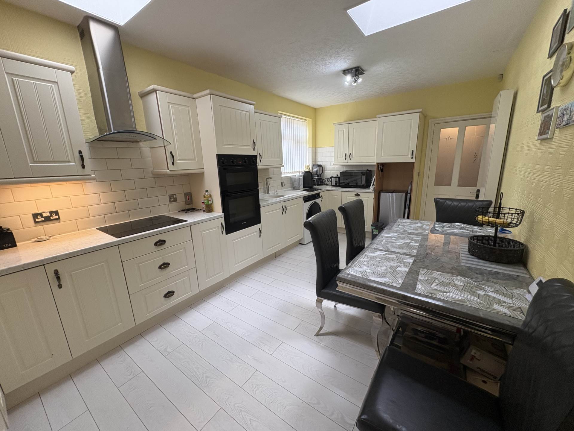 17 Ribble Avenue, Oldham, Image 12