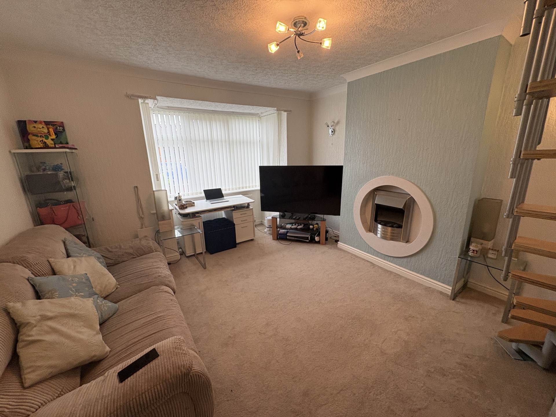 17 Ribble Avenue, Oldham, Image 4