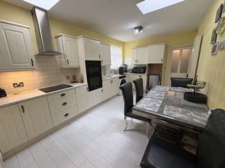 17 Ribble Avenue, Oldham, Image 12