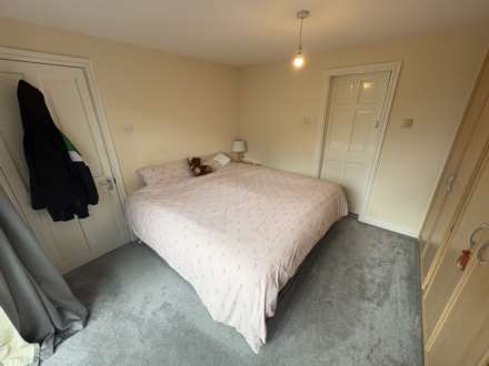 17 Ribble Avenue, Oldham, Image 15