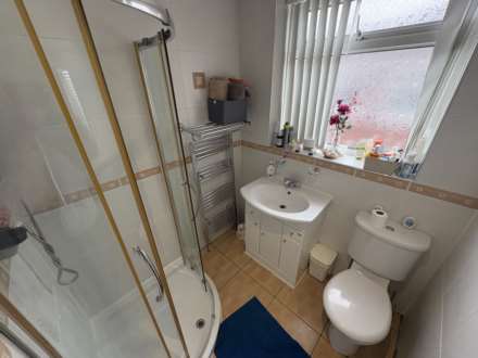 17 Ribble Avenue, Oldham, Image 22