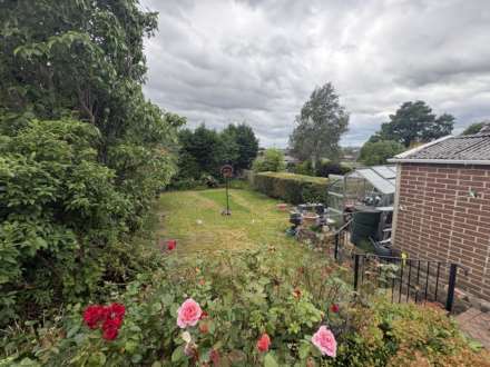 17 Ribble Avenue, Oldham, Image 24