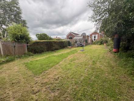 17 Ribble Avenue, Oldham, Image 26