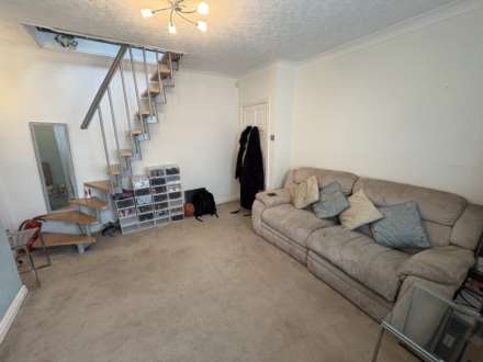 17 Ribble Avenue, Oldham, Image 6