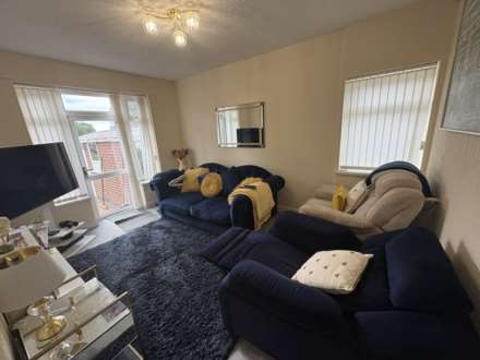 17 Ribble Avenue, Oldham, Image 7