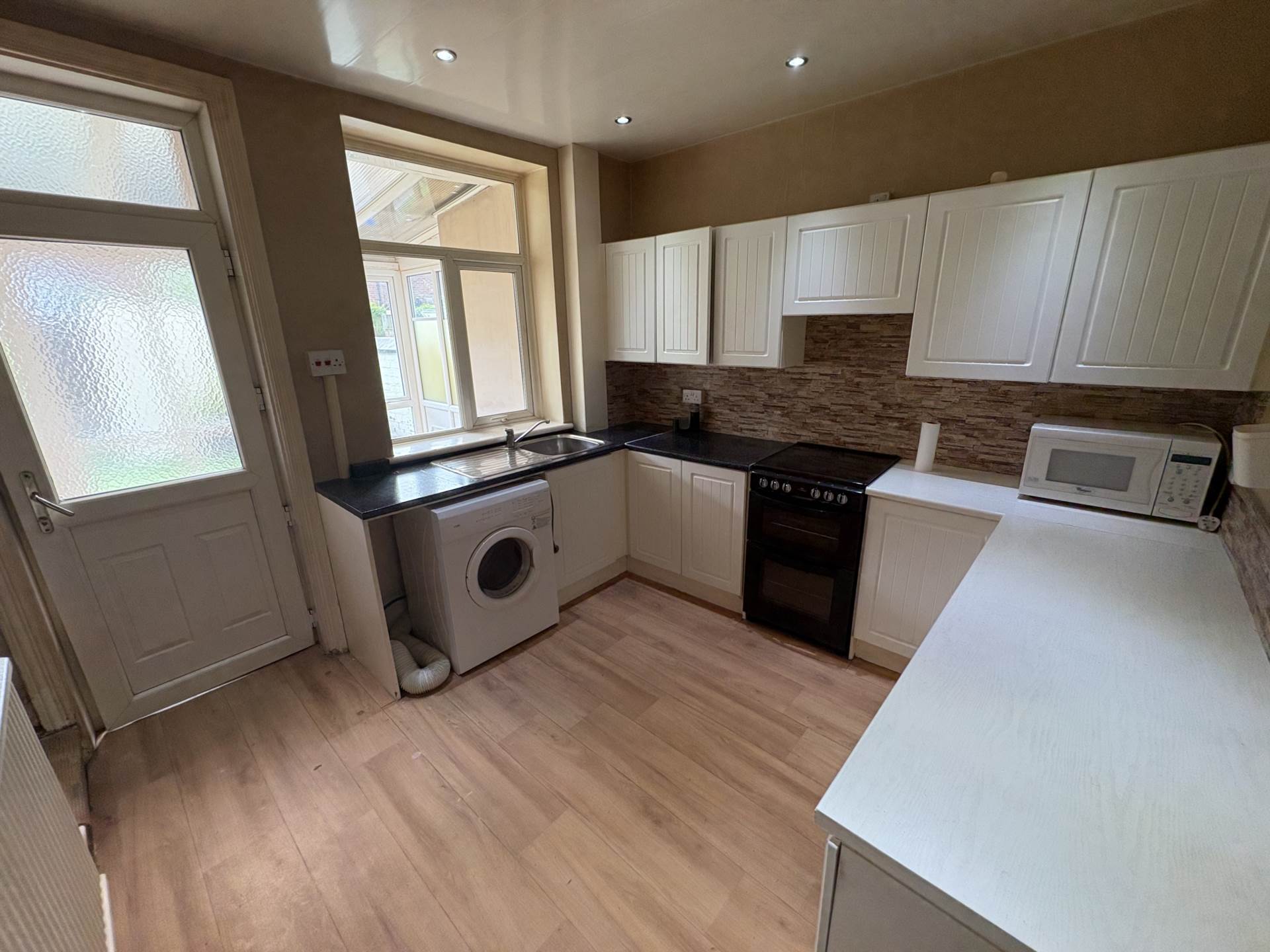 181 Burnley Lane, Oldham, Image 7