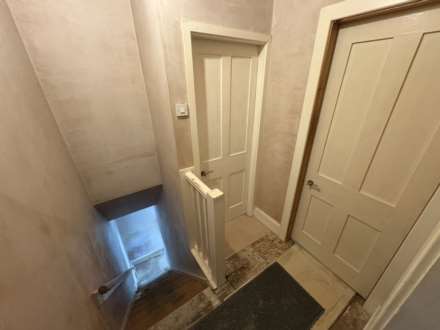 181 Burnley Lane, Oldham, Image 12