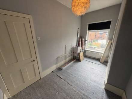 181 Burnley Lane, Oldham, Image 16