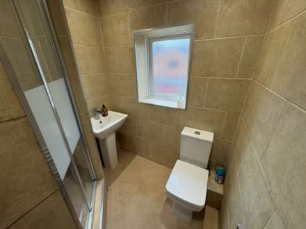 181 Burnley Lane, Oldham, Image 18
