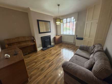 181 Burnley Lane, Oldham, Image 2