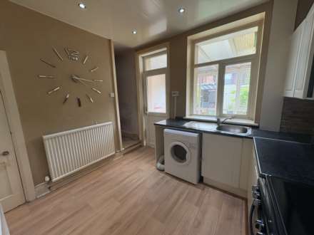 181 Burnley Lane, Oldham, Image 8