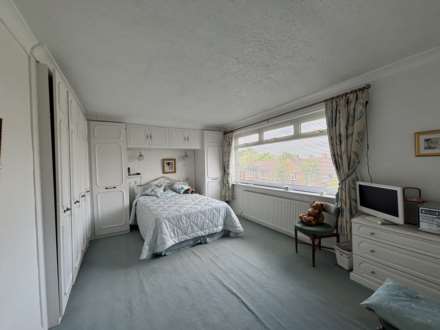 64 Saint Georges Square, Oldham, Image 14