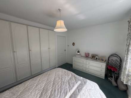 64 Saint Georges Square, Oldham, Image 17