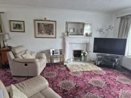 64 Saint Georges Square, Oldham, Image 5