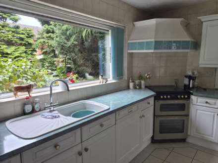 64 Saint Georges Square, Oldham, Image 9