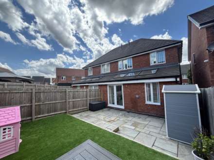 36 Watermill Avenue, Chadderton, Image 22