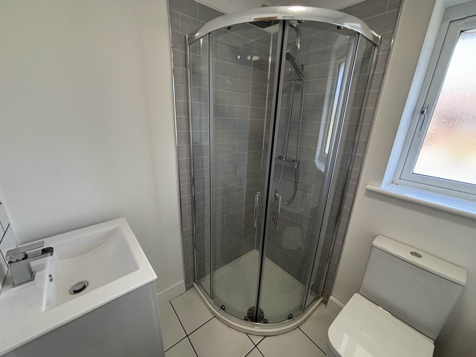 2 Tulip Close, Chadderton, Image 12