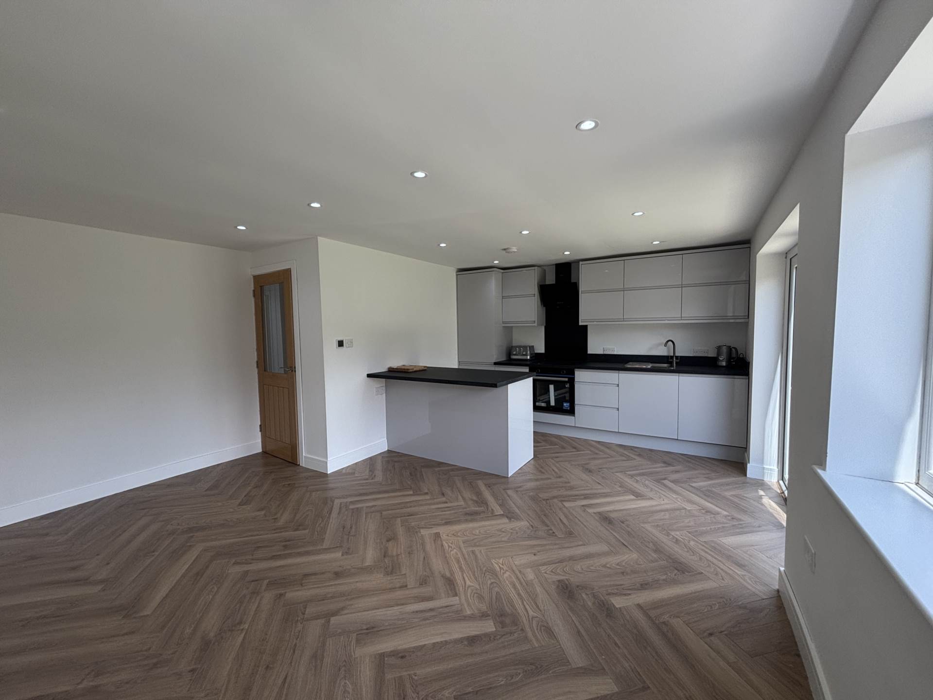 2 Tulip Close, Chadderton, Image 2