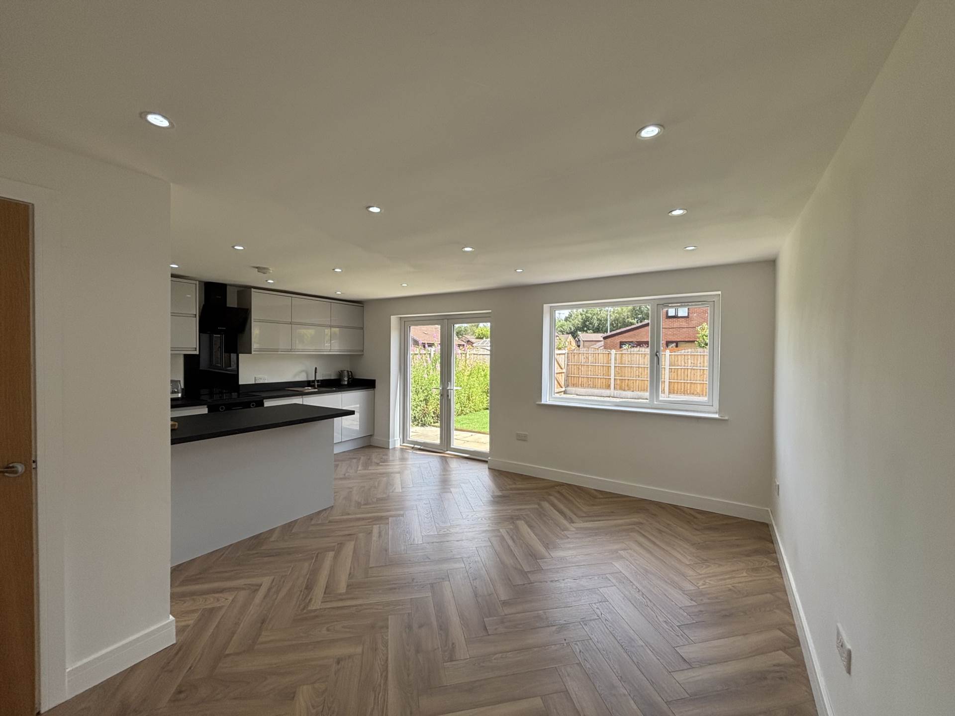 2 Tulip Close, Chadderton, Image 3