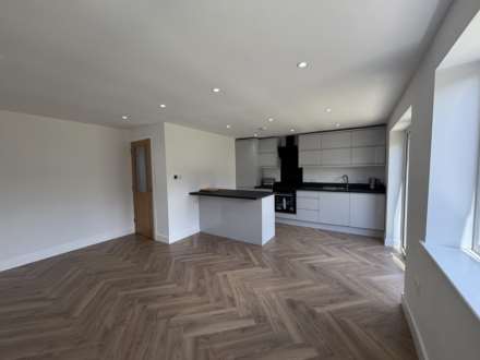 2 Tulip Close, Chadderton, Image 2