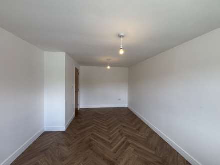 2 Tulip Close, Chadderton, Image 8