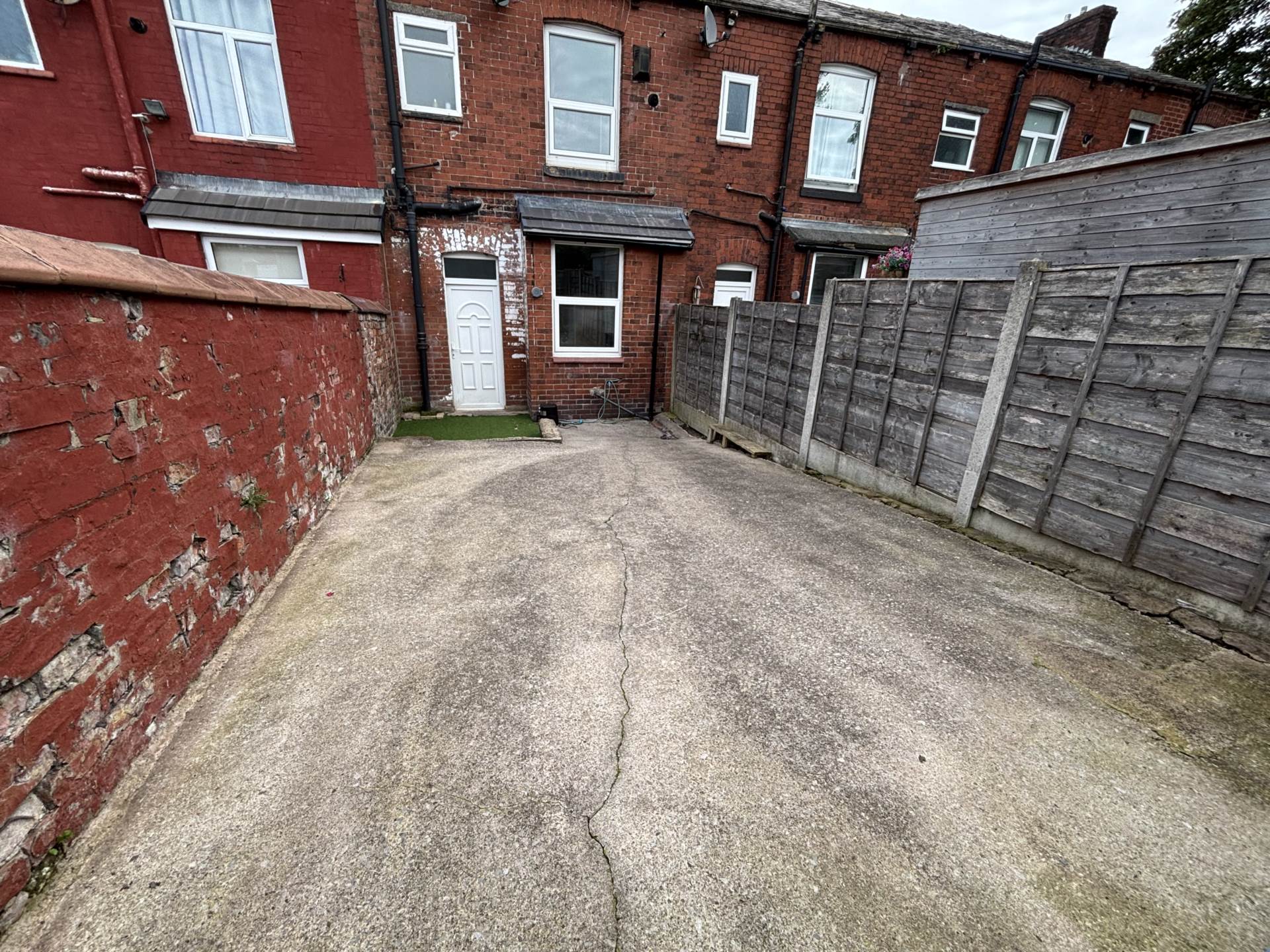 35 Robinson Street, Chadderton, Oldham, OL9 8QS, Image 16
