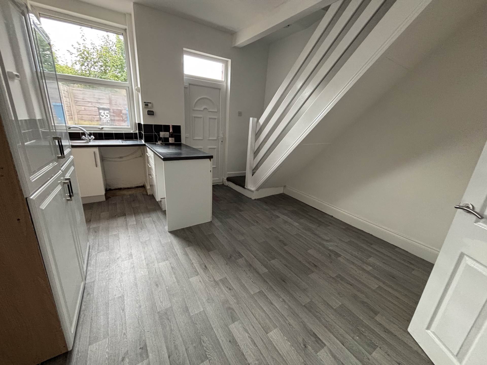 35 Robinson Street, Chadderton, Oldham, OL9 8QS, Image 8