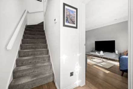 15 Alasdair Close, Chadderton, Image 2