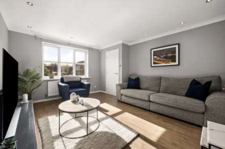 15 Alasdair Close, Chadderton, Image 3