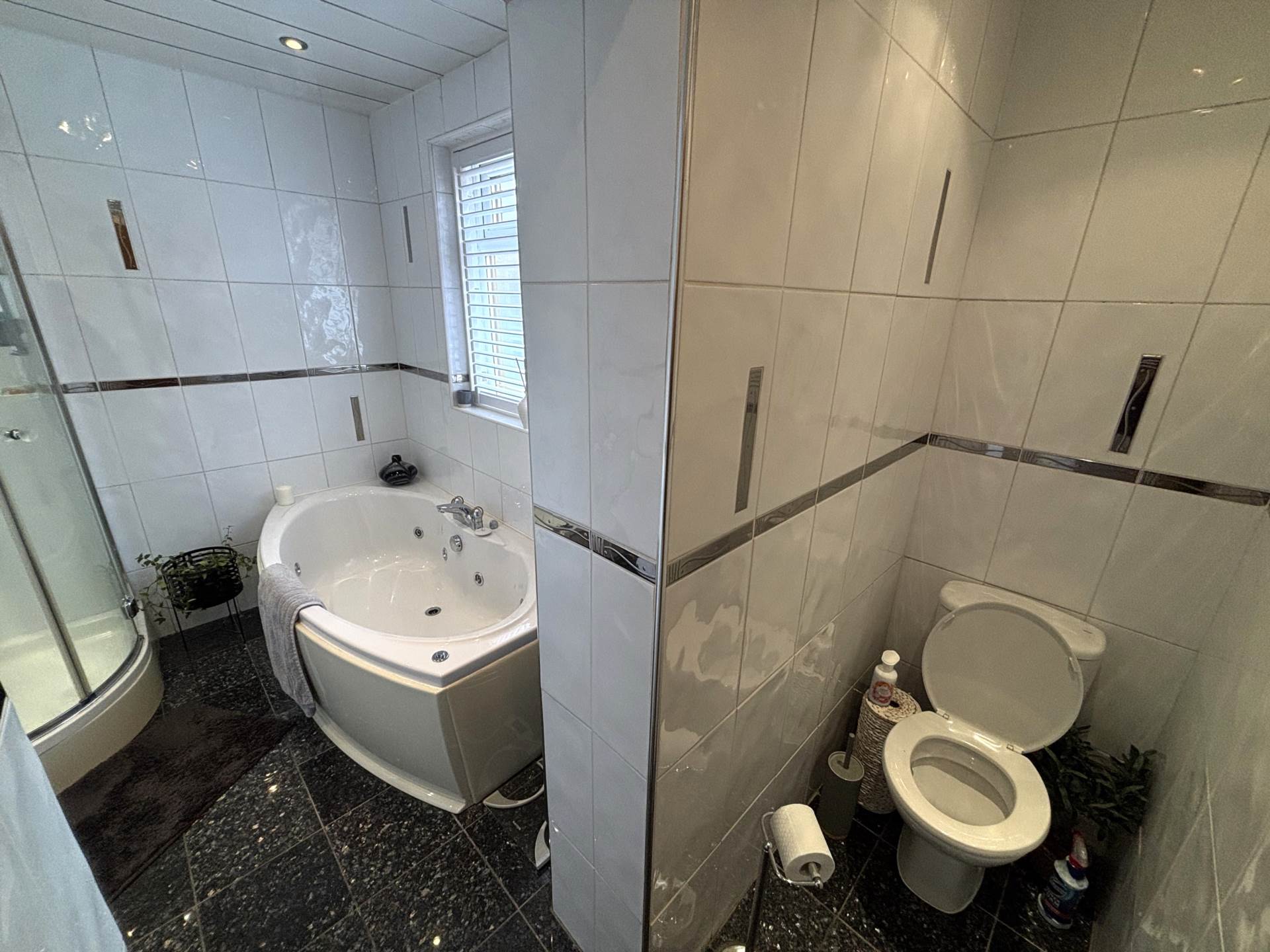 58 Haigh Lane, Oldham, Image 25