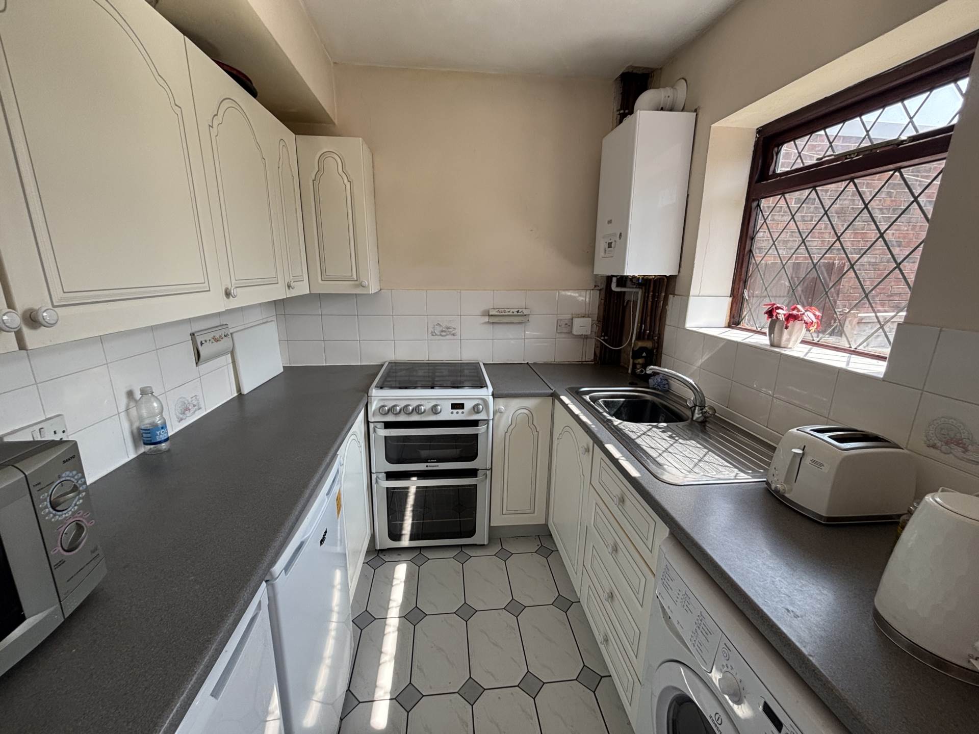 Perth Avenue, Oldham, Image 4