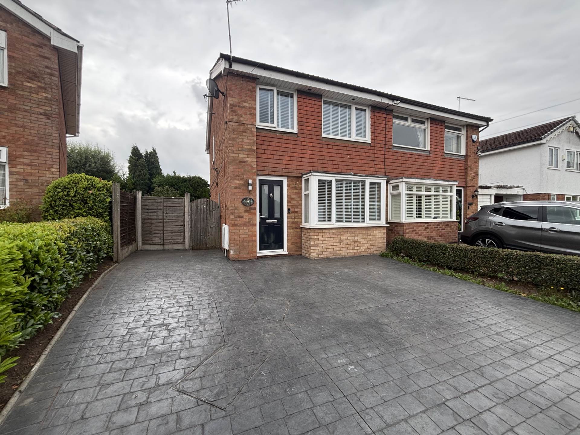 Redwood, Oldham, Image 1