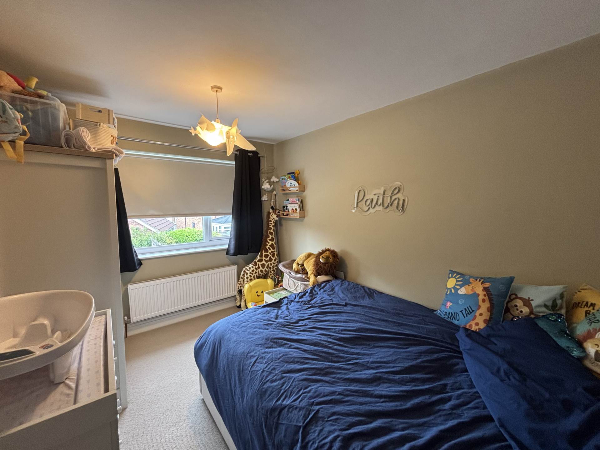 Redwood, Oldham, Image 12