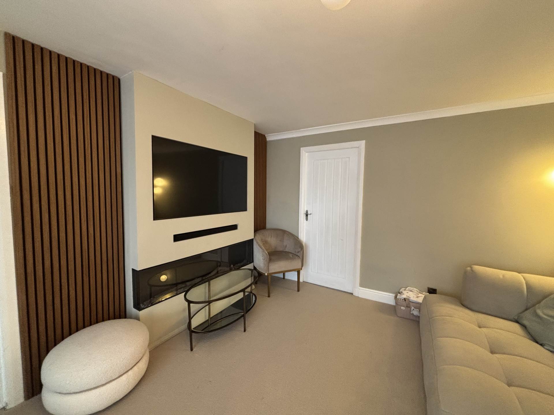 Redwood, Oldham, Image 6