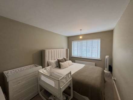 Redwood, Oldham, Image 10