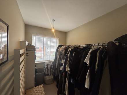 Redwood, Oldham, Image 15