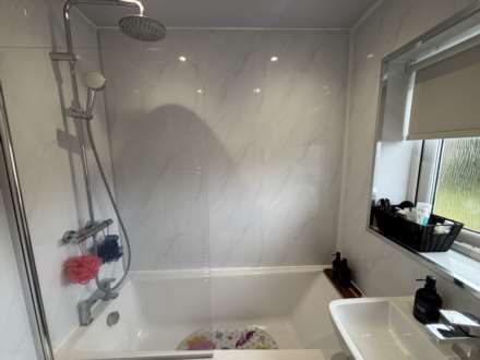 Redwood, Oldham, Image 17