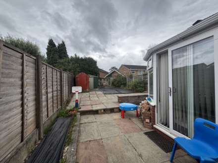 Redwood, Oldham, Image 19