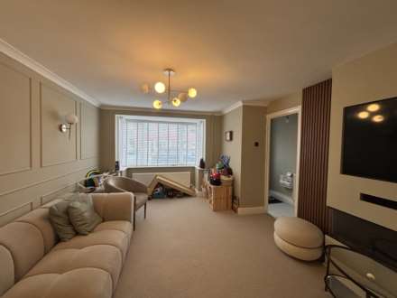 Redwood, Oldham, Image 2