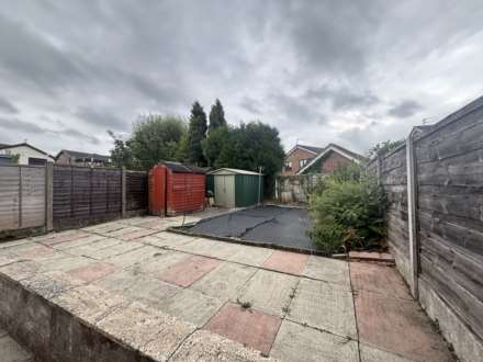 Redwood, Oldham, Image 20