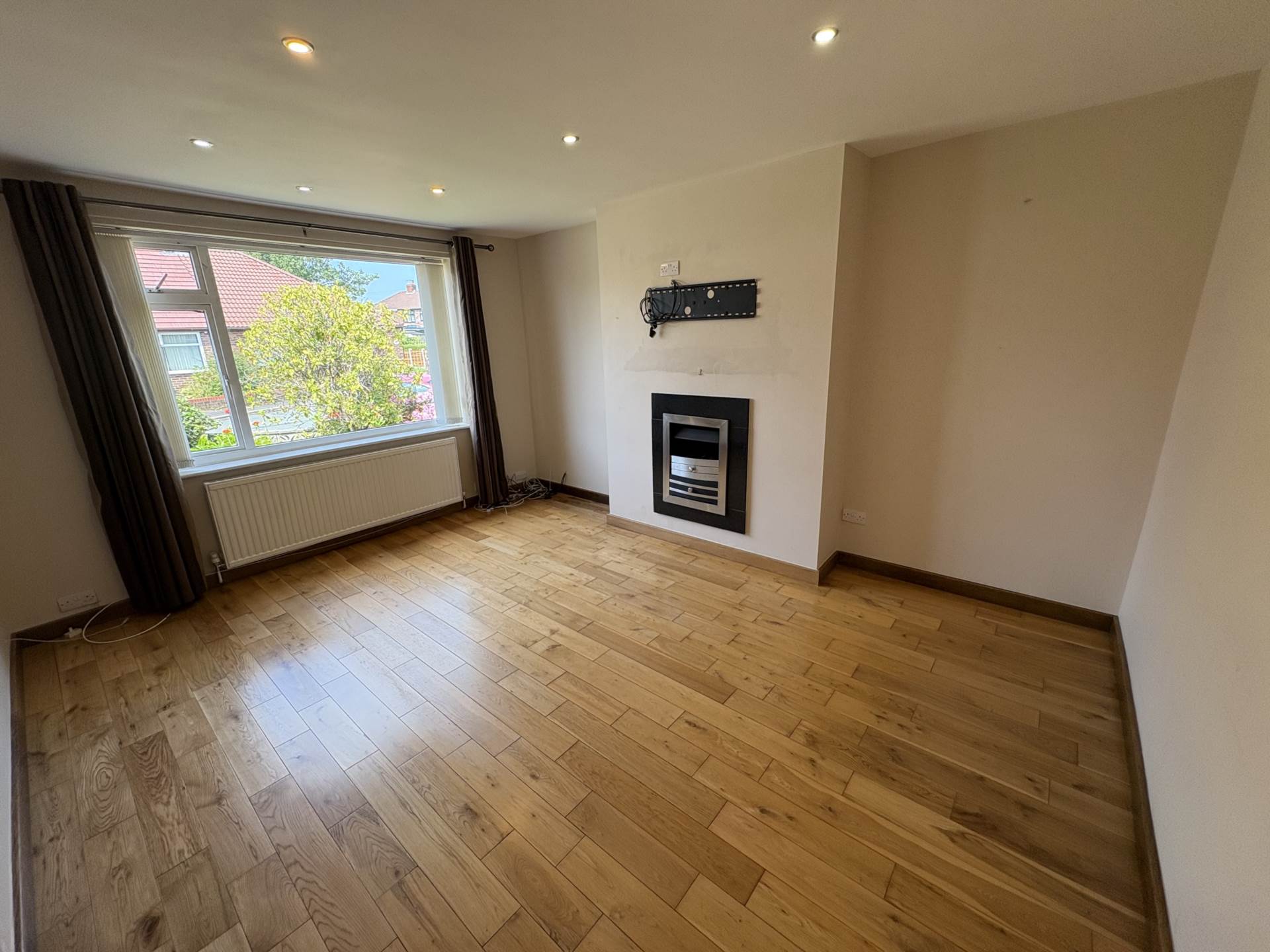 24 Merton Grove, Oldham, Image 3