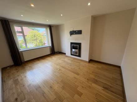 24 Merton Grove, Oldham, Image 3