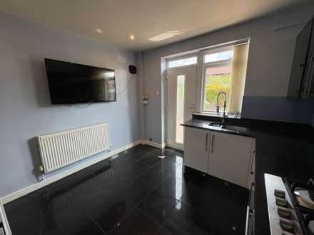 24 Merton Grove, Oldham, Image 5