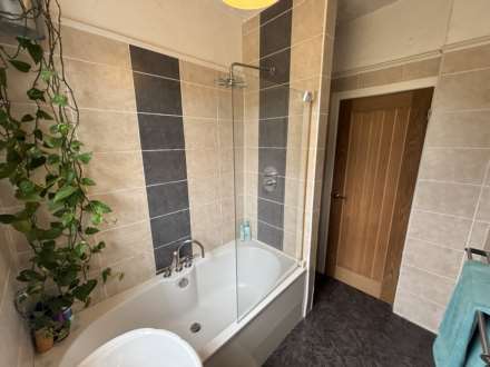 70 Fields New Road, Chadderton, Oldham, OL9 8NH, Image 17