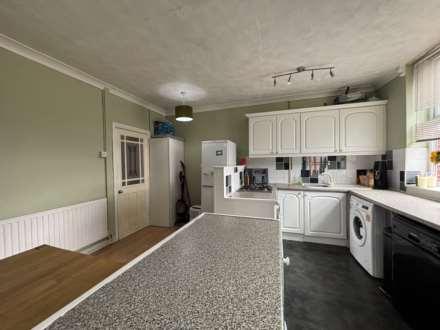 70 Fields New Road, Chadderton, Oldham, OL9 8NH, Image 4