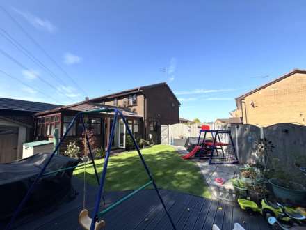 Poppy Close, Oldham, Image 28